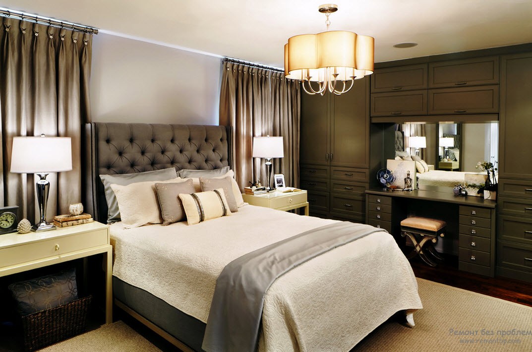 Шикарная спальня с классическим вариантом гардеробной