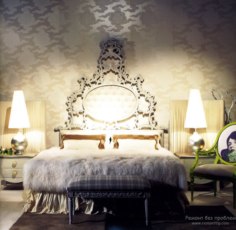 Ліжко в стилі бароко з розкішним узголів'ям