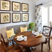 Картины в столовой и на кухне