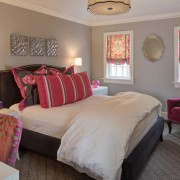 Женский дизайн розовой спальни