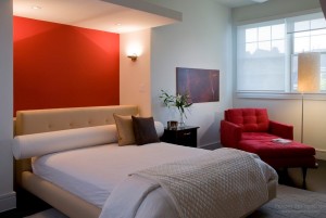 Бордовый цвет в спальне