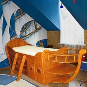 Деревянная кровать для мальчика