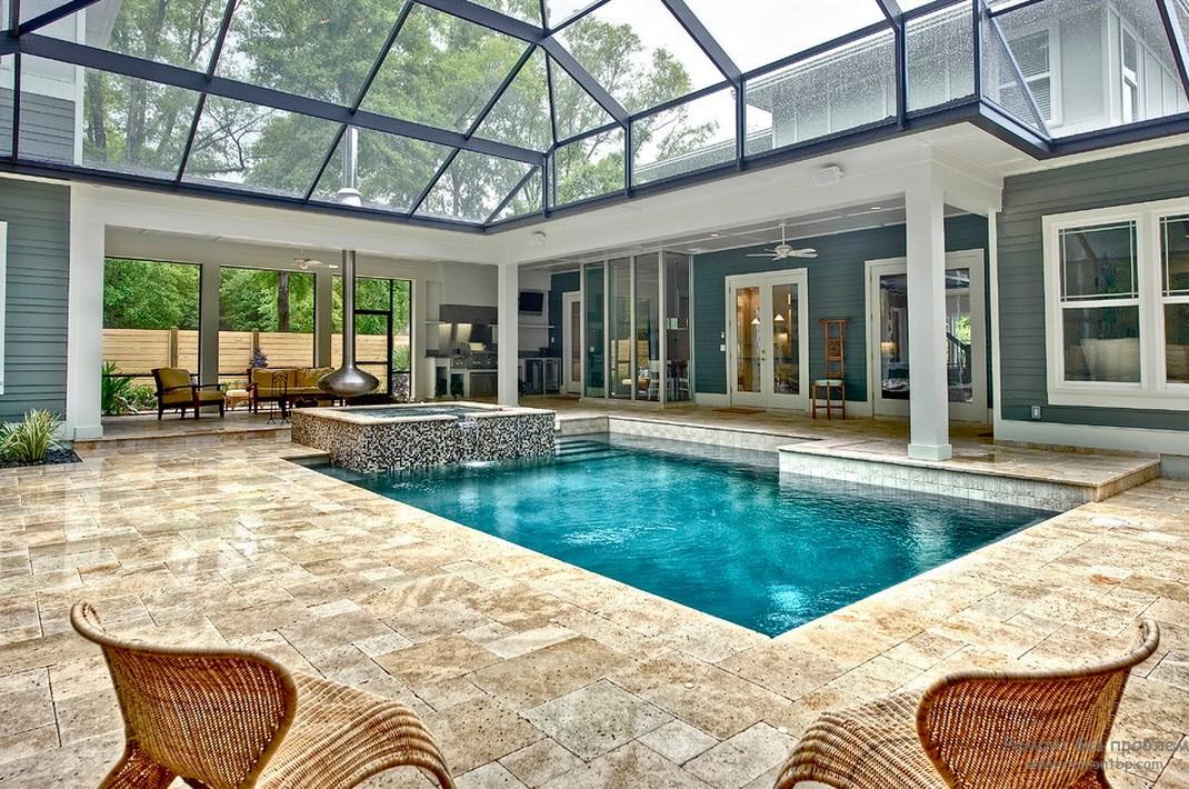 Ефектний дизайн басейну зі скляним дахом