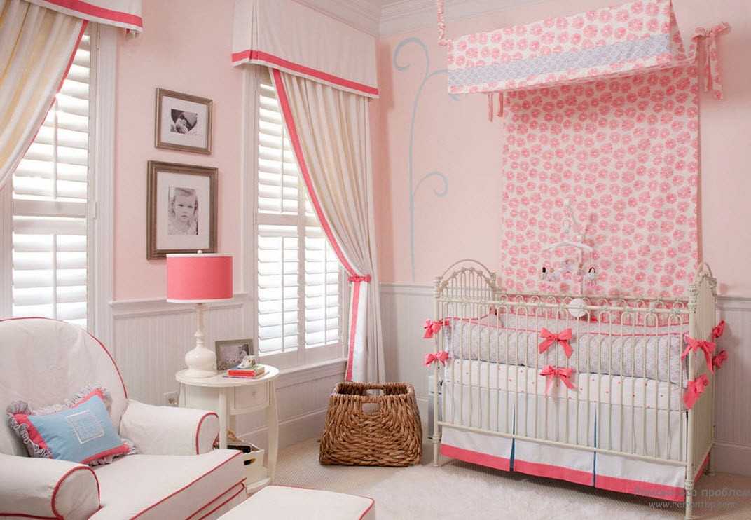 Бело-розовые интерьер детской комнаты