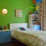 Зеленый цвет в интерьере комнаты для мальчика