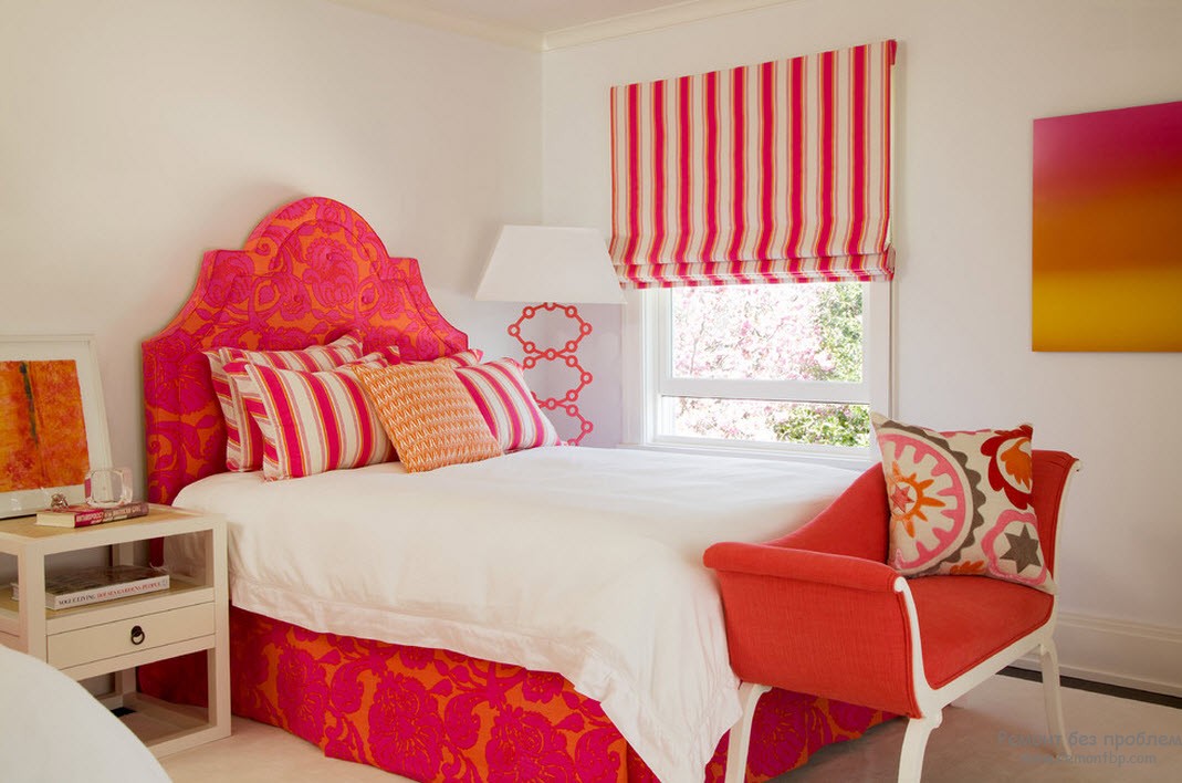 Красно-розовая спальня