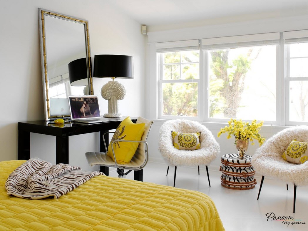 Чтобы небольшая комната выглядела свежее, используйте желтый в качестве акцента