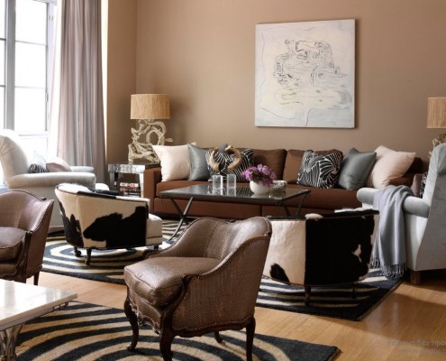 Бежевые кресла