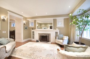 Бежевый камин