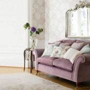 Подобранные под цвет ковра обои