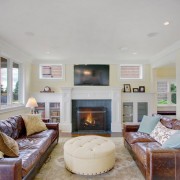 Коричневые кожаные диваны в интерьере Коричневые кожаные диваны в интерьере