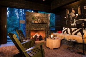 Уютная гостиная с камином