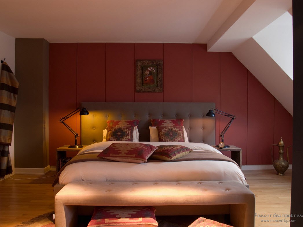 Красная спальная комната