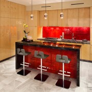 Красное стекло в интерьере