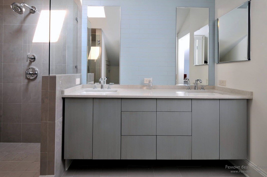 Светло-серая мебель для ванной комнаты - очень элегантно