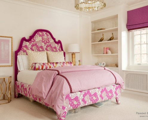 Меблі для рожевої спальні