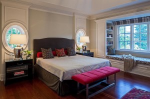 Окно с встроенным диваном