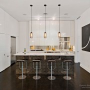 Темный пол в интерьере