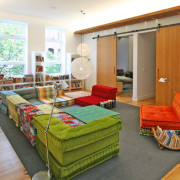 Разноцветный модульный диван