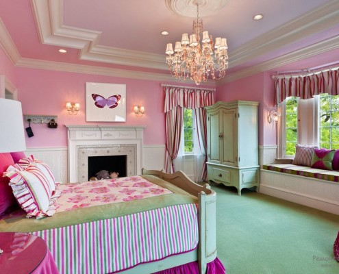 Рожево-зелена спальня