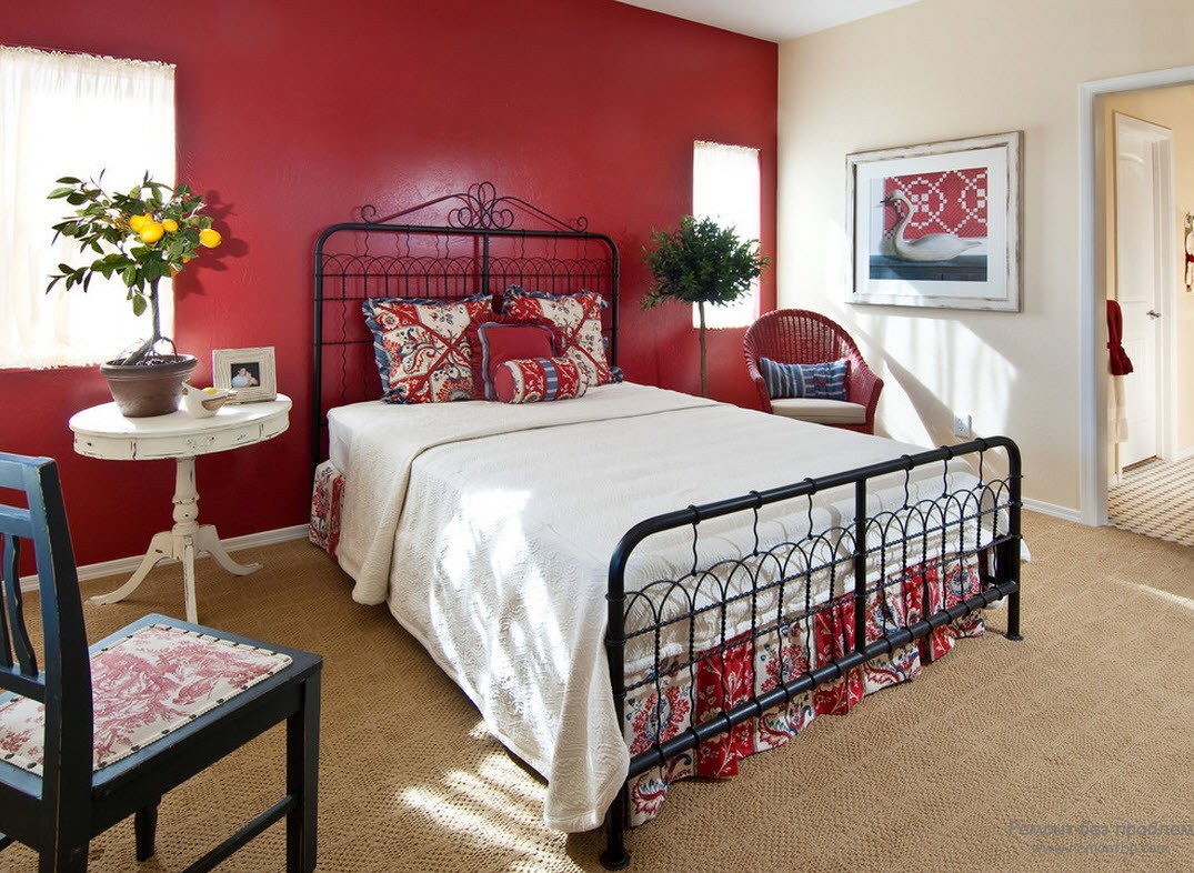 Дизайн красной спальни