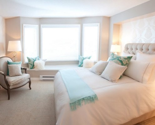 Бежевые обои в дизайне интерьера: кухня, спальня, гостиная и ванная на фото