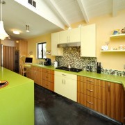 Красочное оформление кухни