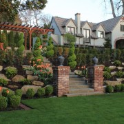 Дом на возвышенности