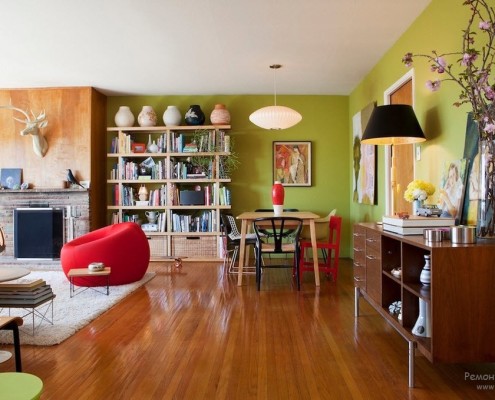 Зеленые стены и белый потолок