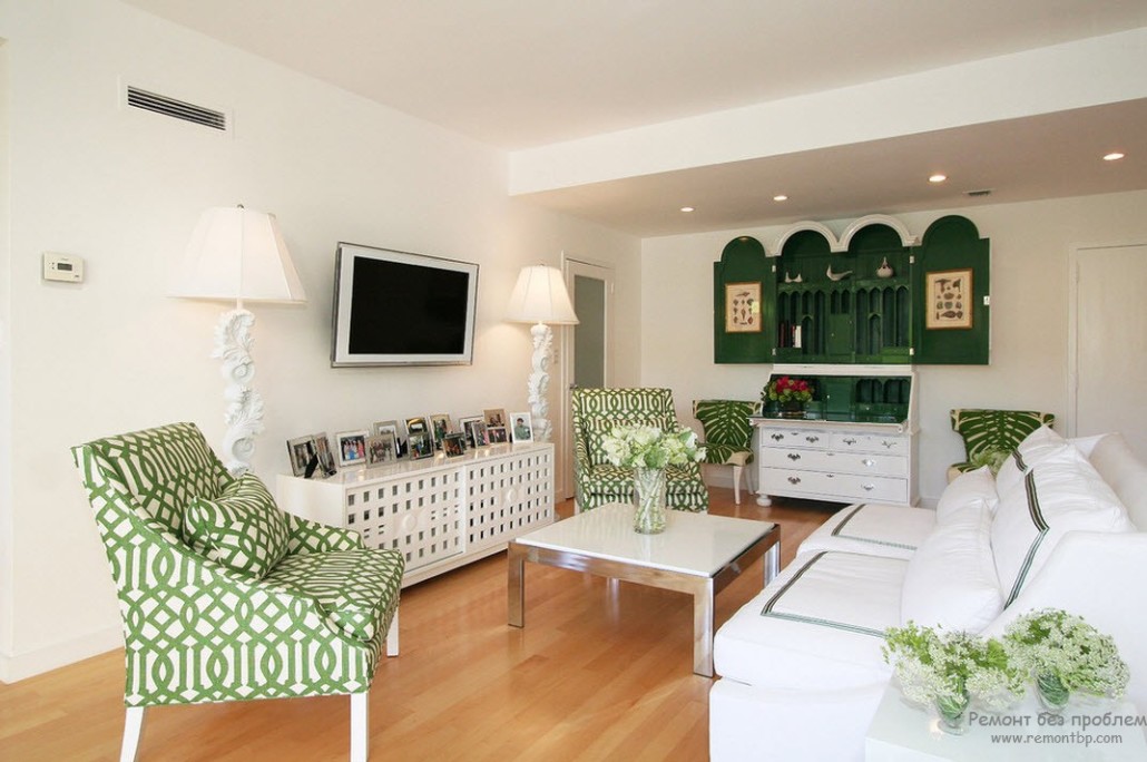 Зеленый шкаф