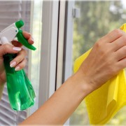 Как быстро и качественно помыть окна без разводов?