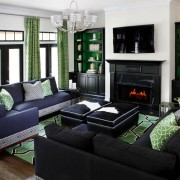 Одинаковый рисунок подушек и штор