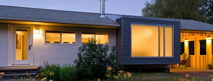 Гостиная с эркером хай тек