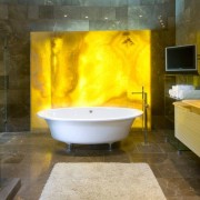 Желтый цвет в дизайне ванной