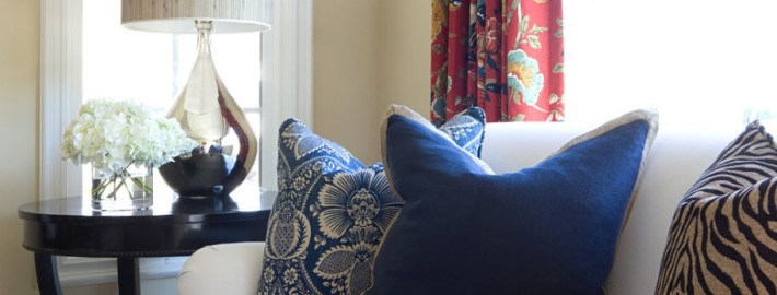 Выбираем диванные подушки для гостиной