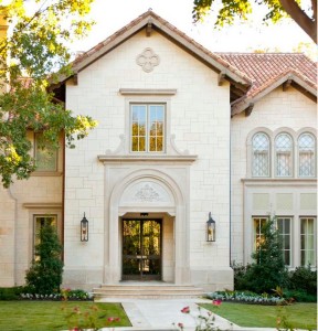 Фасад с барельефом