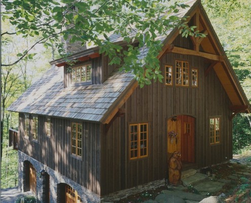 Гараж в цоколе дома