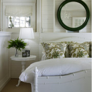 Зеркало в дизайне мини-комнаты