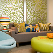 Прозрачные перегородки с золотистым рисунком