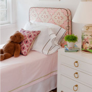 Бледно-розовый цвет в комнате малыша