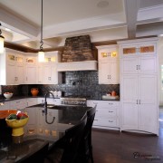 Вытяжка за каменной облицовкой