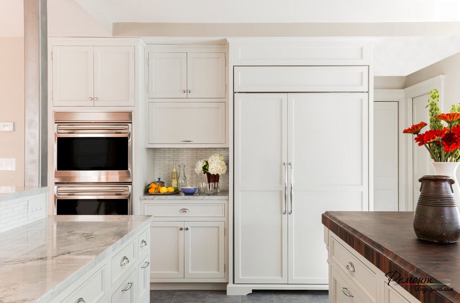 Стильний дизайн кухні з холодильником: вибираємо місце під правильно