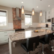 Два окна на одной стене кухни Два окна на одной стене кухни