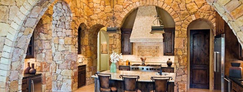 Каменная отделка в интерьере современной кухни
