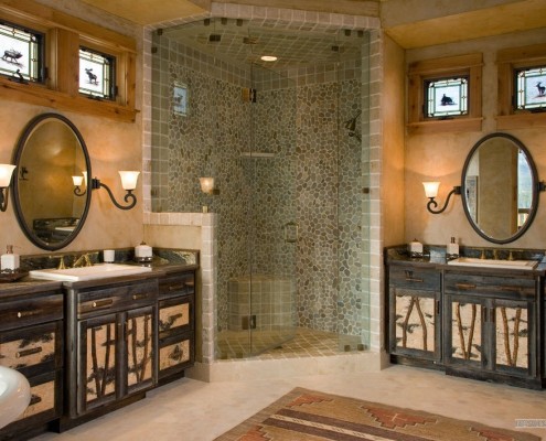 Ванная комната с душевой кабинкой