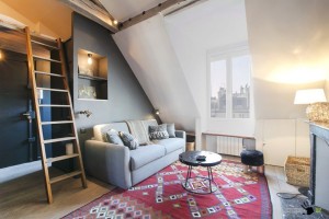 Интерьер парижской квартиры-мансарды