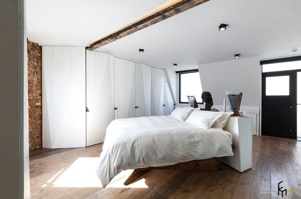 Белые оттенки в интерьере спальни в стиле лофт