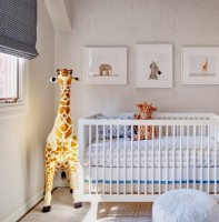 Кроватка для комнаты новорожденного