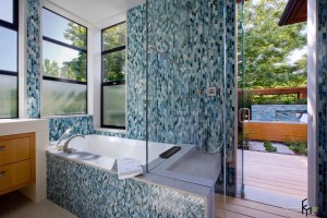 Мозаика для отделки поверхностей ванной комнаты