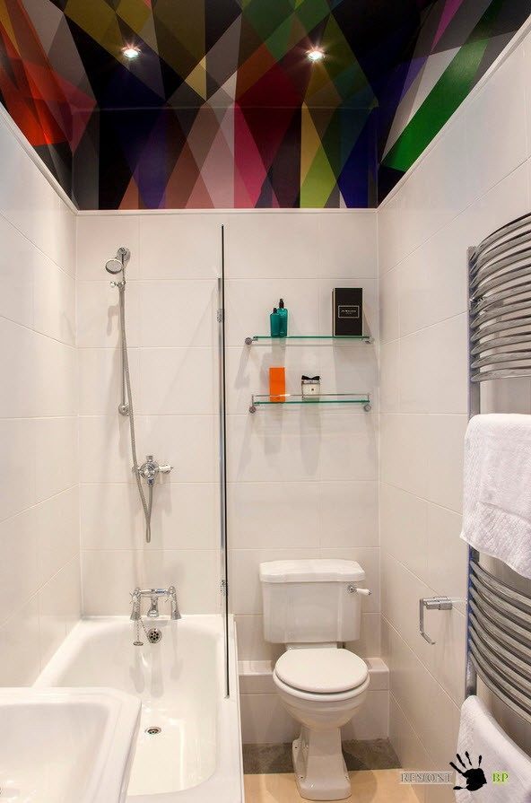 Потолок в ванной комнате: сравнение и выбор лучшего